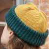 Pletená čepice z příze The Petite Wool v barvách Ochre a Forest Green